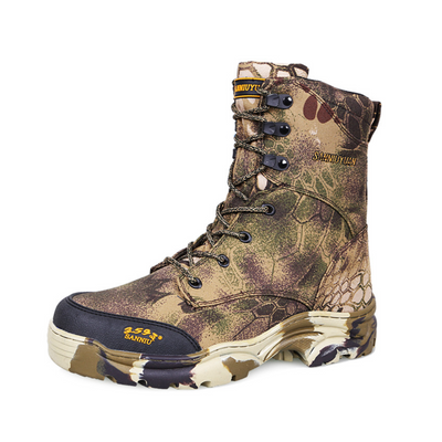Men's waterproof climbing boots for outdoor activities
