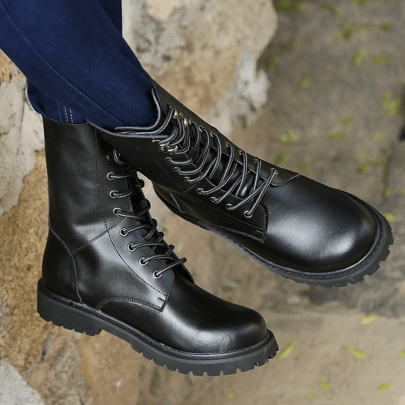 Men's military-style winter boots with added fleece