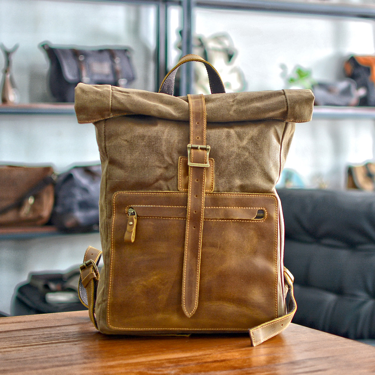 Elegant Waxed Canvas Rucksack for Commuting and Exploration - HUNTING CASE