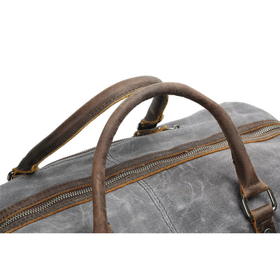 Travel in Style with the Qaanaq Canvas Duffle Bag - HUNTING CASE