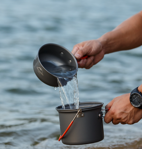 Convenient Camping: Compact and Durable Mess Kit