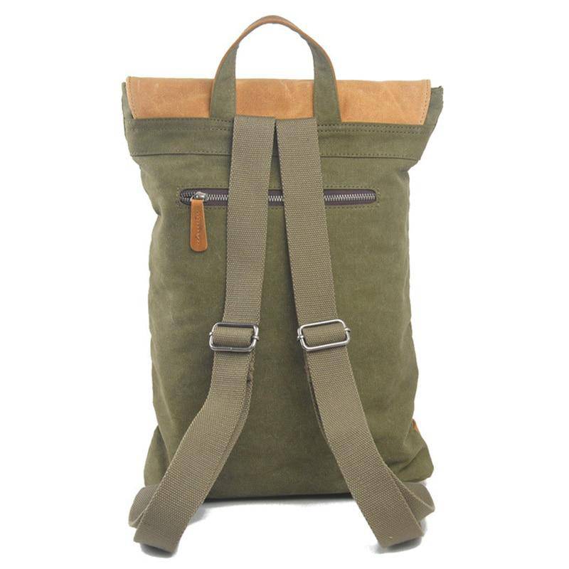 Practical and trendy 20-35L backpack for travel in vintage canvas and leather